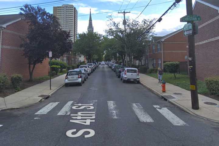 Upper Darby Man Shot Multiple Times While In Car With Daughters In Philly, Police Say