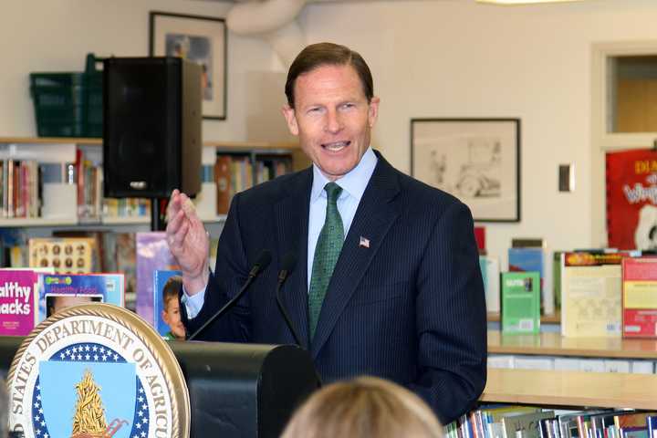 U.S. Senators Blumenthal, Murphy Support Impeachment Hearings Against President Trump