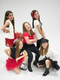 'Dive Into Dance' At Seven Star School In Southeast