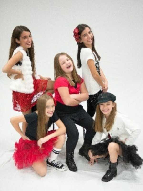 'Dive Into Dance' At Seven Star School In Southeast