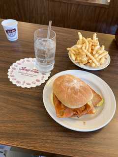 This Iconic Manchester Eatery Serves Best Cheeseburger In State, Report Says: 'To Die For'