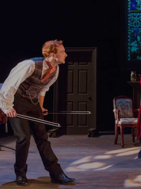 Aquila Theatre Company To Perform "Sherlock Holmes" At WCSU In Danbury