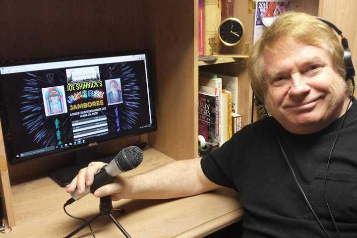 Port Authority Retiree Hosts Internet Radio Show From Lyndhurst Home