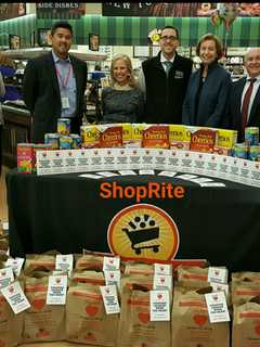 Bedford Hills ShopRite Helps Fight Hunger With $9,000 In Donations