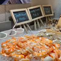 New Nassau County Bay-To-Table Seafood Eatery, Raw Bar Is Quite A Catch, Diners Say