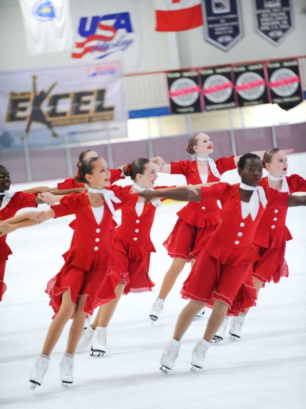 Local Skaters Help Westchester Skyliners Synchronized Team Start Strong