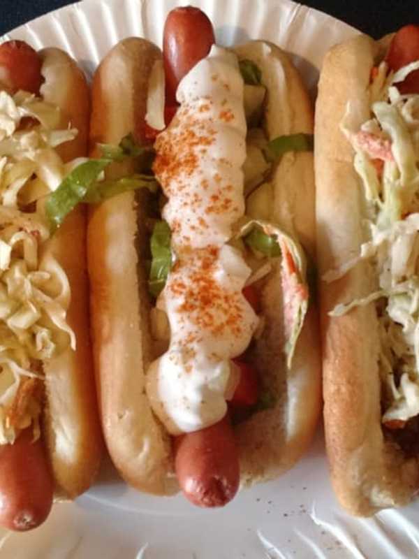 Weenie Wars: Big Daddy's In Little Falls Strives For DVlicious Hot Dog Win