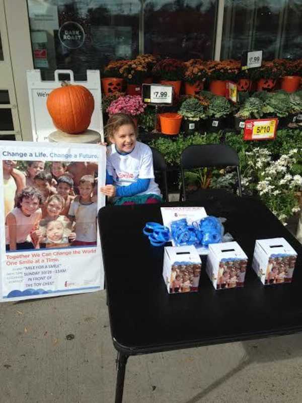 Ridgefield Father-Daughter Team Step Off For 'Mile For A Smile' Walk