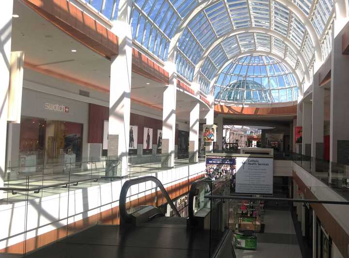 Roosevelt Field Mall