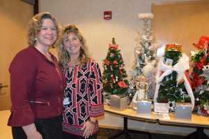 Griffin’s Wonderland Of Trees Raises $9,300 For Spooner House In Shelton