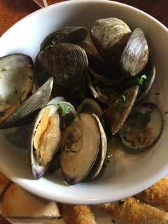 Northern Westchester Restaurant Offers Seasonal Menu Of Seafood, Steak Dishes