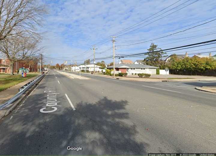 The area near where the crash happened on Wellwood Avenue in North Lindenhurst