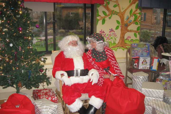 Santa, Mrs. Claus To Visit Sunshine Children's Home In New Castle