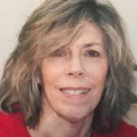 Shelton Resident Susan DeLeon Receiving Caring Heart Award