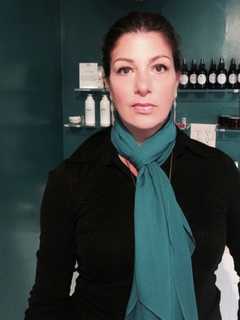Embrace Fall With Earthy Browns, Advises Hastings Beauty Expert