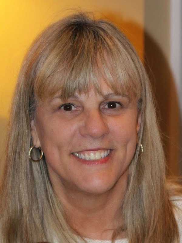 Suzanne Stisser, 63, Retired Darien Teacher, Community Activist