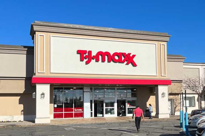 New TJ Maxx Opens At Woodbury Plaza Shopping Center