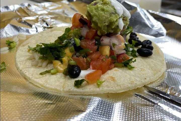 New Long Island Eatery Offers Tacos, Nachos & More