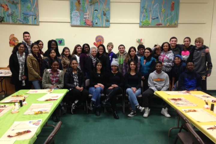 Walter Panas H.S. Students Provide Thanksgiving Meals To Homeless