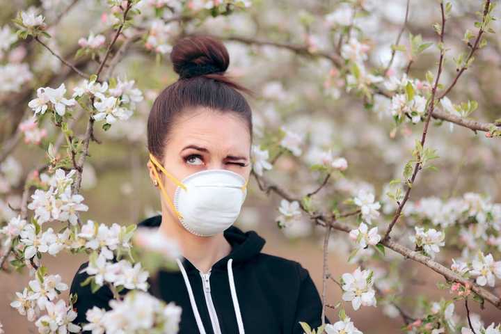 How To Tell If Its Seasonal Allergies Or COVID-19