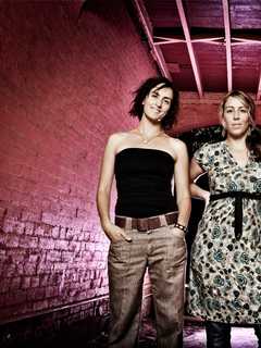 Australian Folk Rockers 'The Waifs' Hit The Ridgefield Playhouse