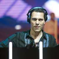 Tiësto Headlining Thanksgiving Eve Show At NJ Mall