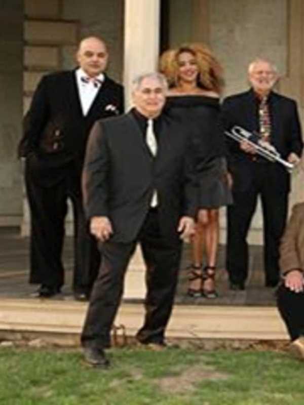 Norwalk's St. Thomas The Apostle School Invites Alumni To Dance