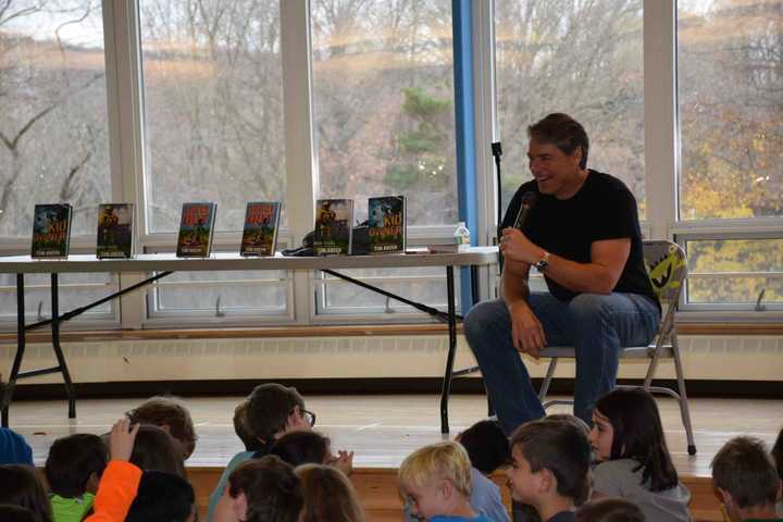 Former NFL Player, Author Encourages Literacy In Briarcliff School Visit