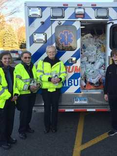 Trumbull Community Donates Ambulance Full Of Food