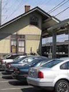 Parking Rate Hikes Pondered At Metro-North Darien, Noroton Heights Station