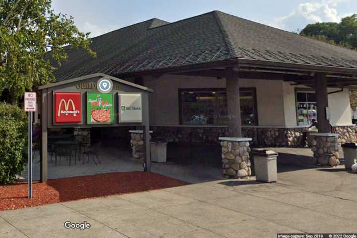 A McDonald’s employee at the Guilderland Travel Plaza is facing charges after allegedly setting fire to the building.