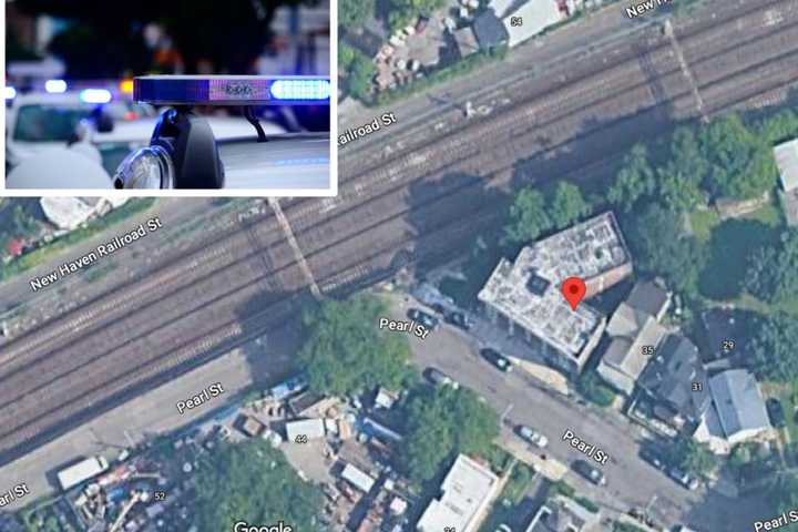 28-Year-Old Man Shot By MTA Tracks In Mount Vernon: Suspect At Large, Police Say