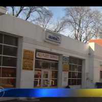 Police Search For Looter Who Stole $10K From Sleepy Hollow Gas Station