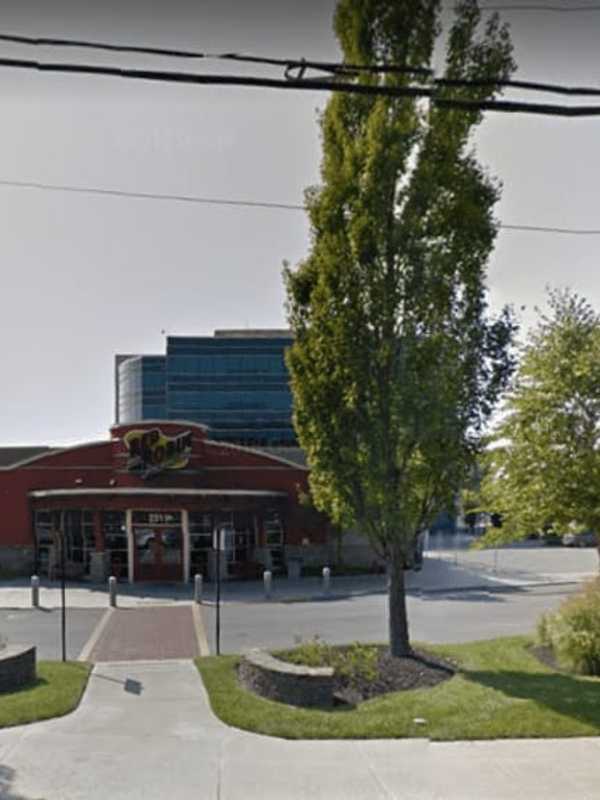 Broken Fan Temporarily Closes Red Robin In Town Of Poughkeepsie