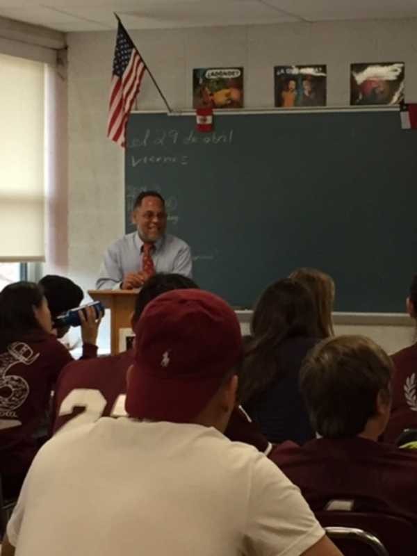 Native Dominican Educator Visits Valhalla High School Spanish Students