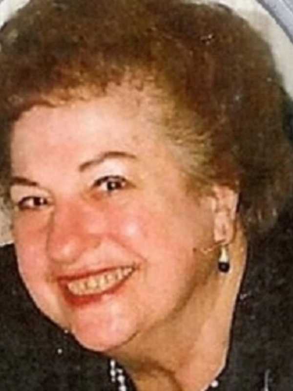 Louise R. Vian of Poughkeepsie, Former Assistant To Schools Chief, 89