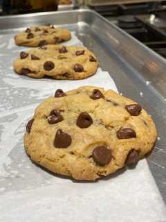 North Jersey High Schooler Runs Bakery From Parents Basement