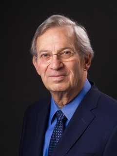 Oncologist Discusses Fight Against Cancer At Westport Library