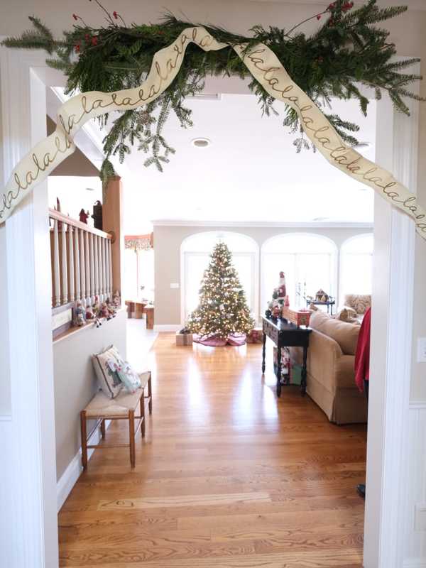 Winding Through Warwick Holiday House Tour Raises Nearly $50,000 for Local Healthcare