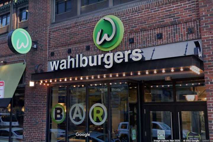 Wahlburgers To Open New Location At Foxwoods Resort Casino In Ledyard