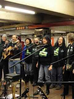 Walkabout Singers Perform In Yorktown