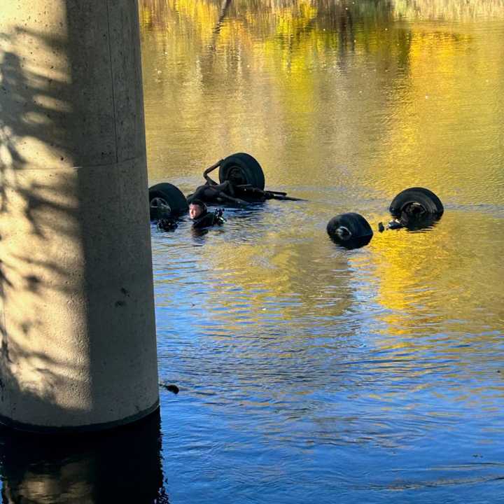 The truck in the river&nbsp;