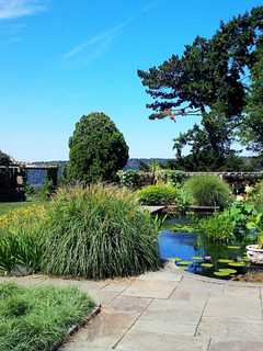 Allendale Nursery Runs Tour Of Famed New York Gardens