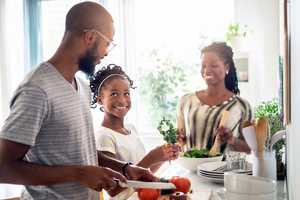 Make Family Dinners Part Of Your Family’s Healthy Lifestyle