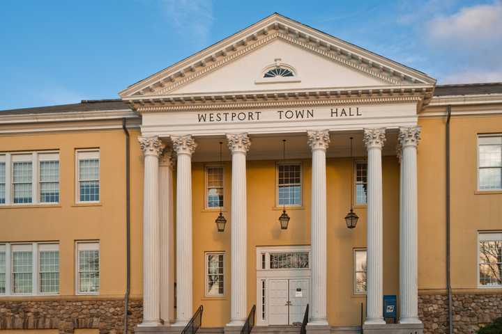 Westport Planners To Review Zoning Regs On April 7