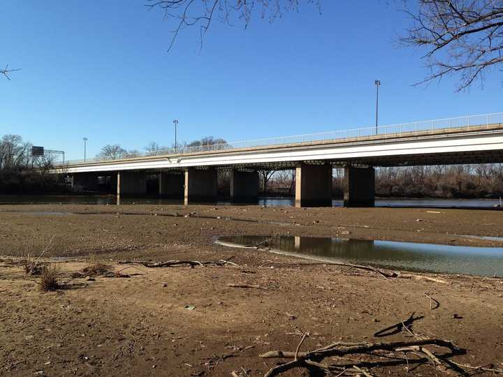 Whitney Young Memorial Bridge
  
