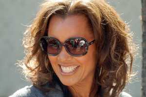 Vanessa Williams Will Join Hillary, Chelsea Clinton In Westchester Appearance