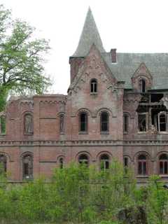 Historic Rhinebeck Manse, Now A Ruin, Goes On Auction Block