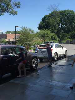Bronxville Carwash Helps Fund Village Lutheran Church Youth Group Trip