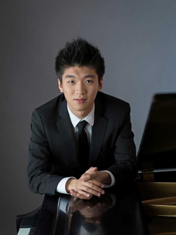 Pianist Yun-Chin Zhou Performs In Sleepy Hollow